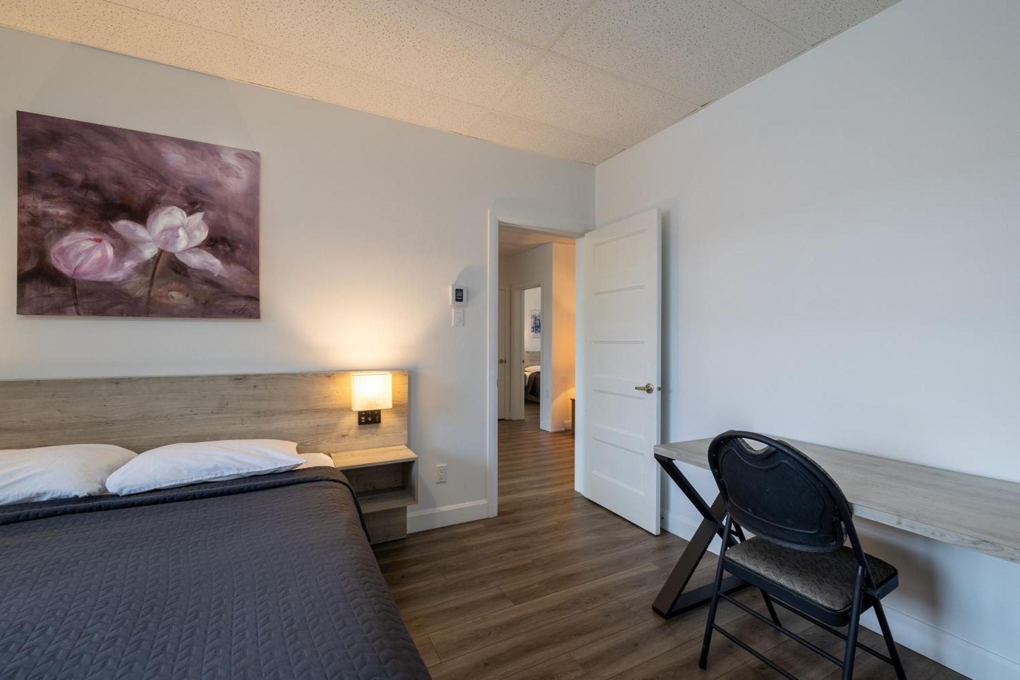 Motel Et Condo Chez Charley Sainte-Anne-de-Beaupré Exterior foto